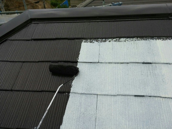 屋根中塗りの状況