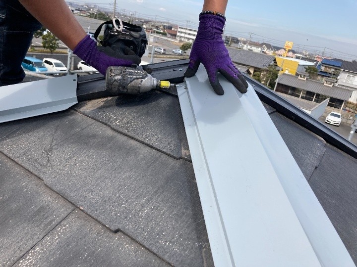 新しい棟板金の固定