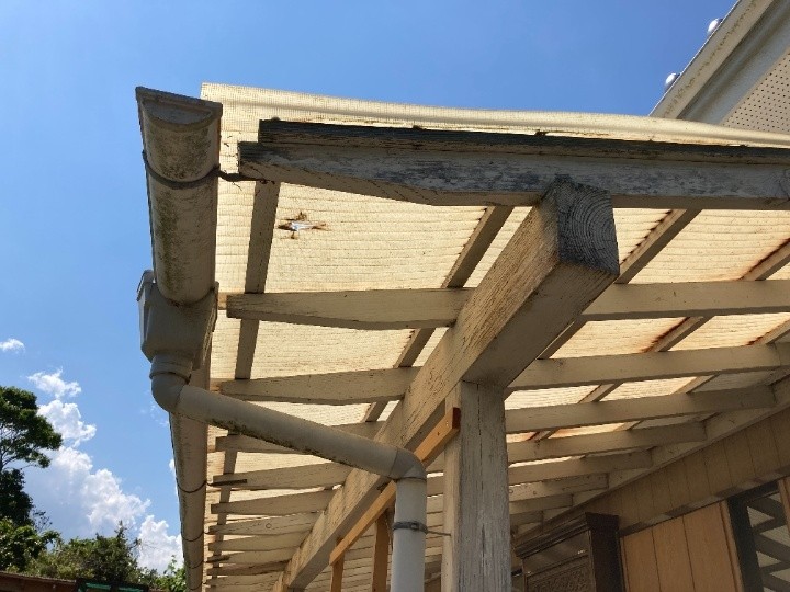 部分的な破損やひびの発生