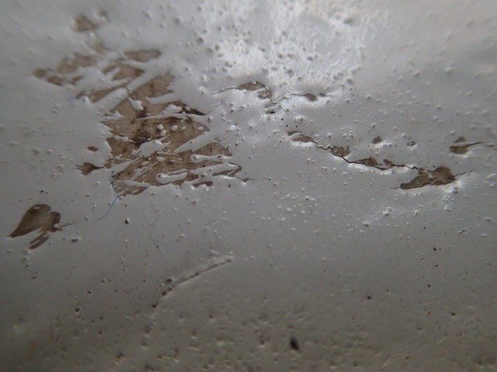 表面のひび割れ