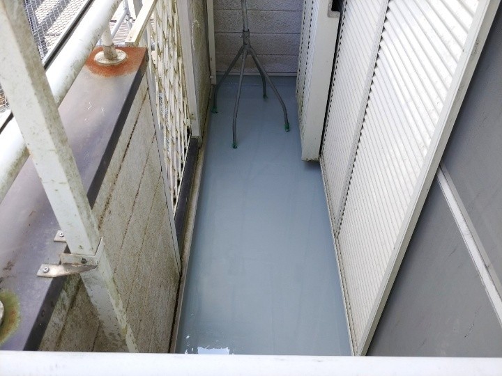 ウレタン防水材の2層目塗布