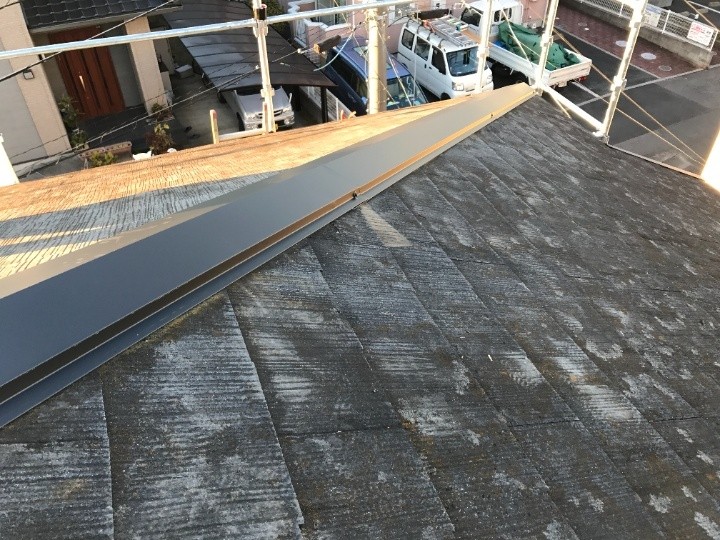 棟板金を新しく交換工事したお住まい