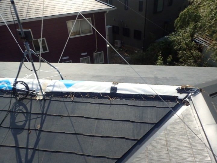 応急処置が施された屋根頂部