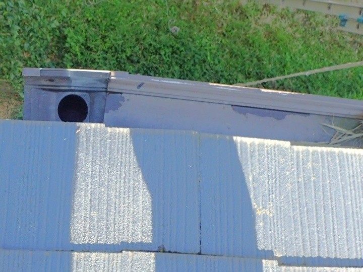 台風で破損した雨樋部分