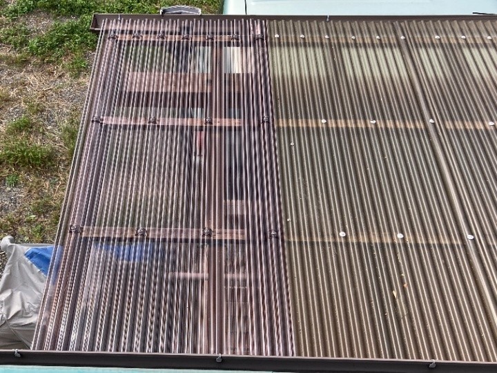 ウッドデッキの波板屋根を一部交換工事して修復したお住まい