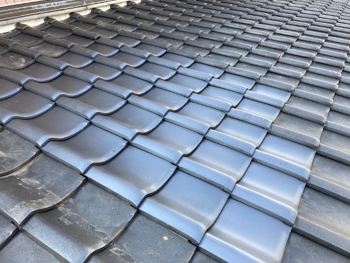 瓦屋根の葺き直し工事した外観