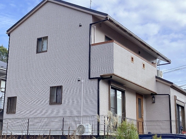 塗料材パーフェクトトップ（ND-322）を採用して外壁塗装工事した外壁
