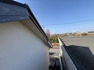 強風で破風板が落下したとのお問い合わせ