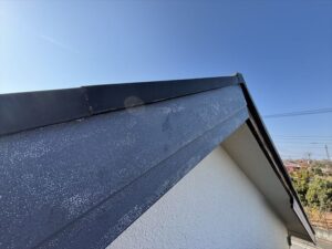 金属破風板の交換工事で見積もりを作成します