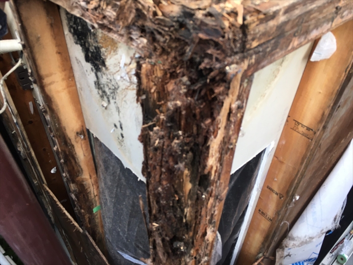 柱が腐食しておりました