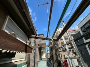 既存塩ビ波板撤去