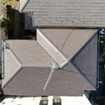 訪問業者に棟板金が浮いているとの指摘