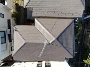 訪問業者に棟板金が浮いているとの指摘