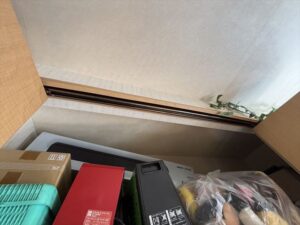 収納の折り戸上部から水漏れ