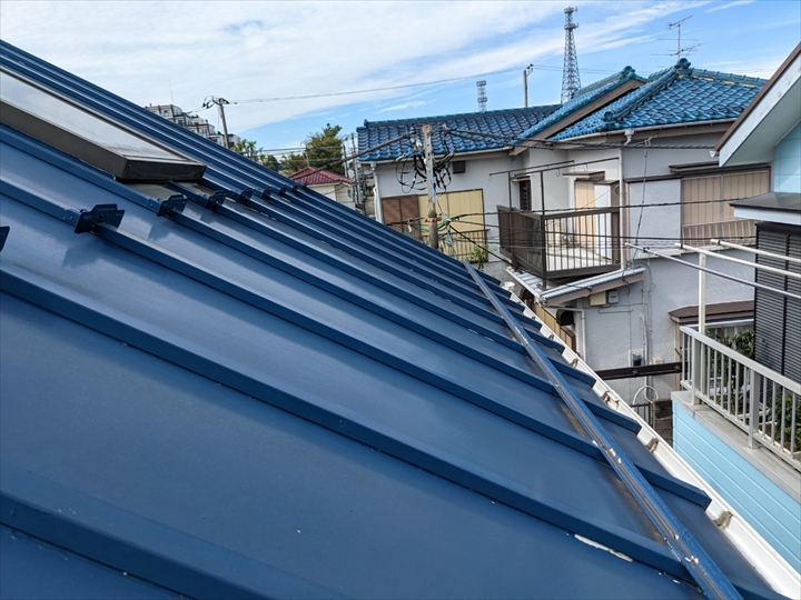 既存は瓦棒屋根でした