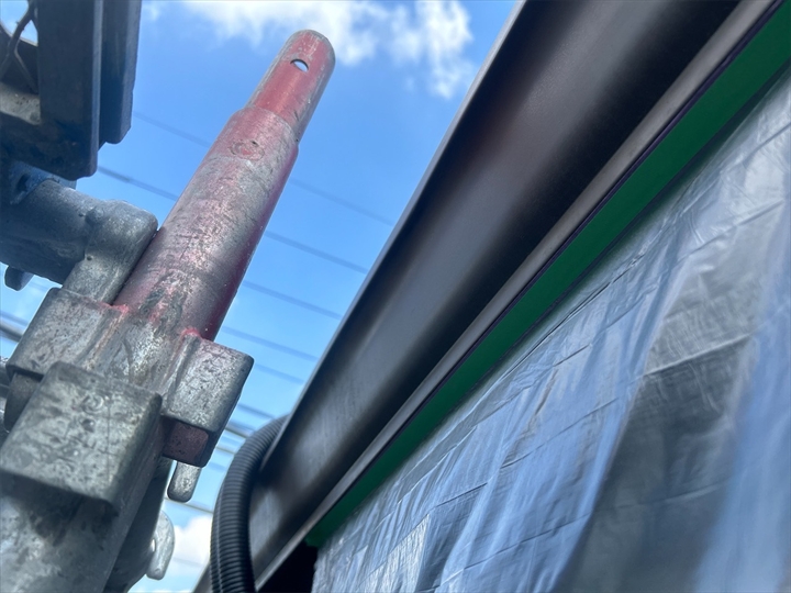 パテと塗装でリペアをかけます