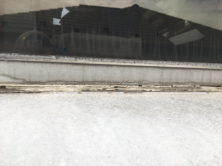 雨押えのシールが切れておりました