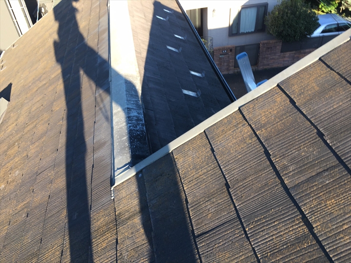 谷周辺の屋根取り合い部