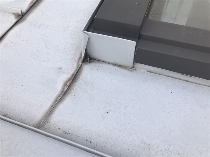 天窓端部の板金納まり