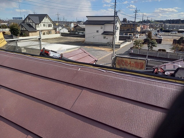 屋根カバー工法リフォームで大棟部への捨てコーキング施工