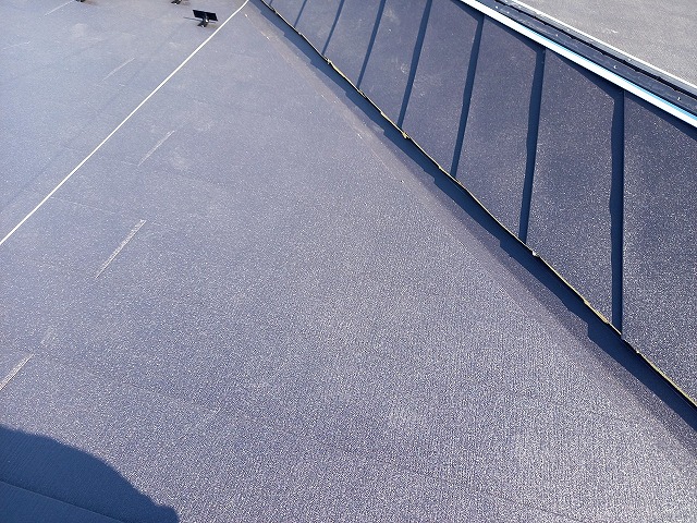 超高耐久ガルバ屋根「スーパーガルテクトの」谷部カット面