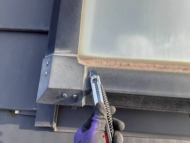 劣化したシーリングの撤去