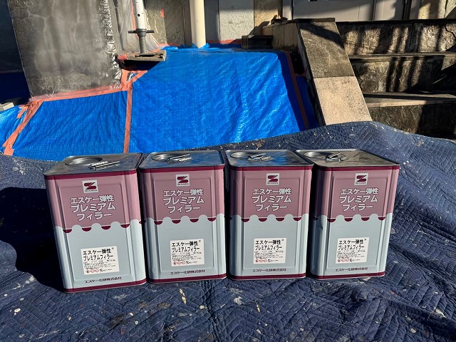 ALC外壁塗装リフォームで使用するプ水性弾性サーフェーサー「プレミアムフィラー」