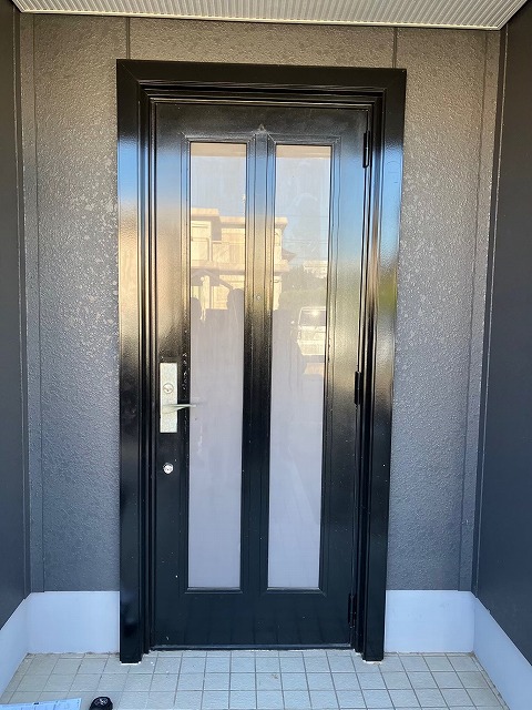 玄関ドアカバー工法リフォームを行う前の既存玄関ドア