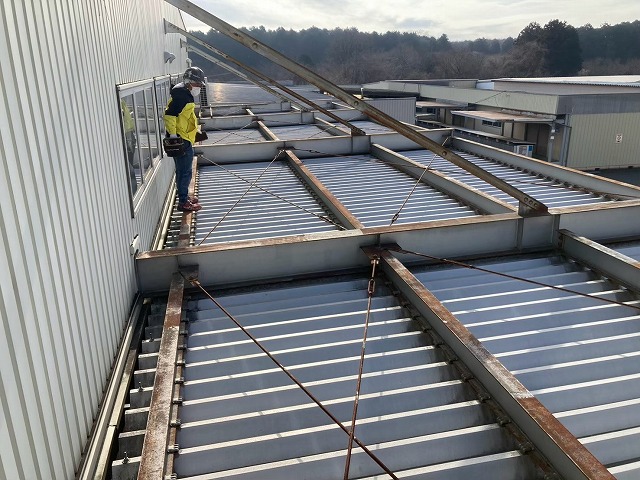 倉庫建物鉄骨塗装工事の施工前状況