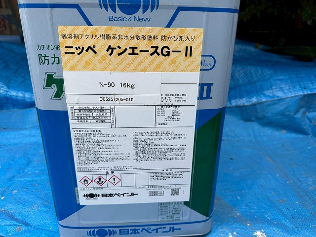 外壁塗装工事の軒天塗装で使用する「ケンエースG-Ⅱ」
