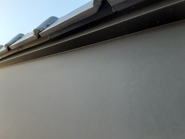 袖瓦のスズメ対策が必要です