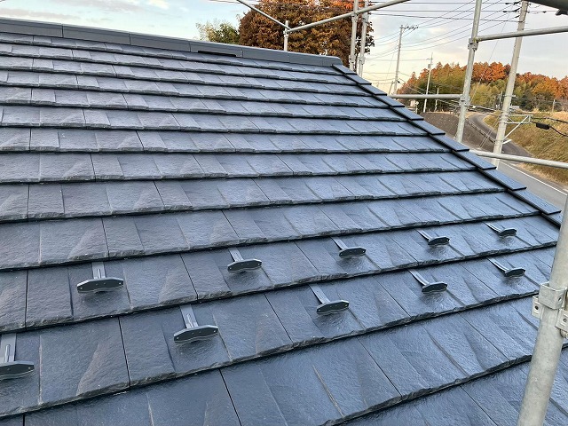 「ROOGA（ルーガ）鉄平」を用いた新築住宅屋根工事