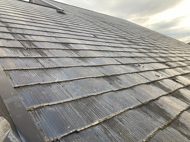 石岡市　平屋住宅のスレート屋根の著しい劣化状況