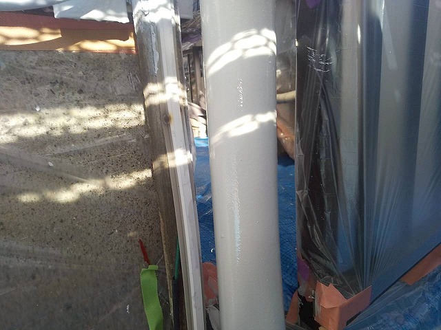 アパート建物修繕工事の雨樋塗装が完了