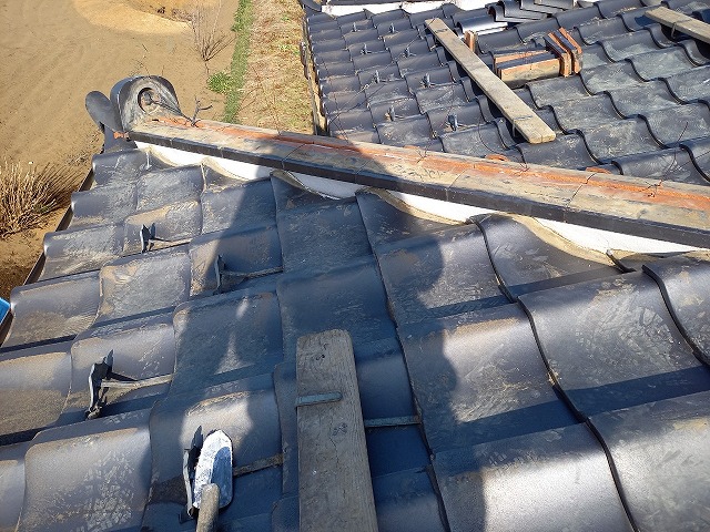 キレイに積まれた棟瓦