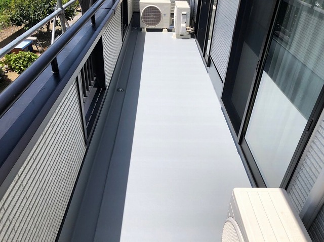 FRP防水トップコート塗り替えメンテナンスの完成状況