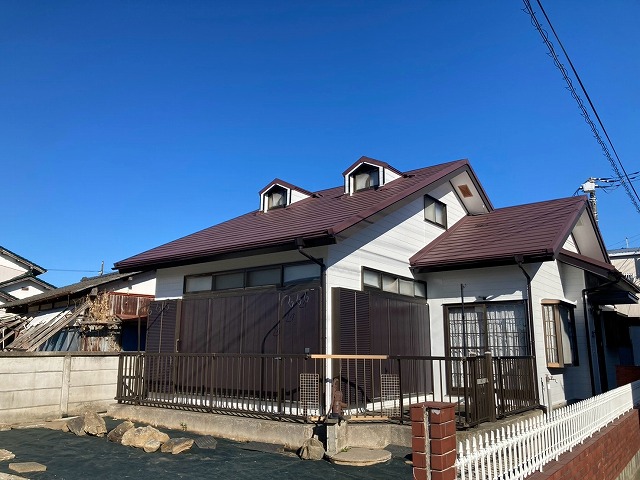 築30年の住宅に行った外壁塗装リフォーム完成後の外観