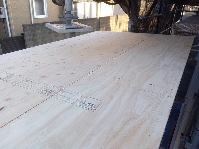 シャッターゲート屋根葺き替え工事の野地板完成状況