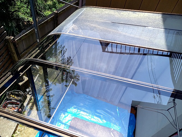 サンルーム屋根張り替え修理で使用したクリアタイプのポリカ平板