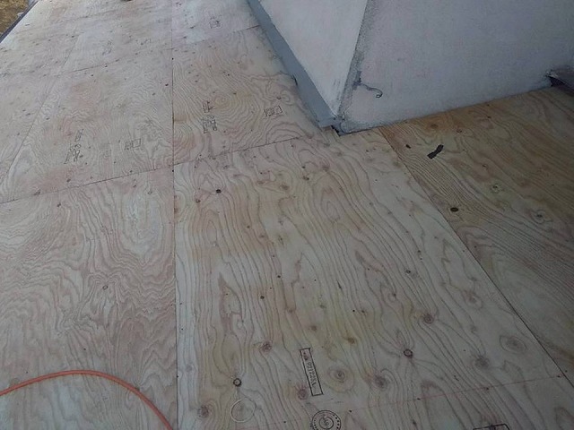 屋根葺き替え工事の野地板増し張りが完了