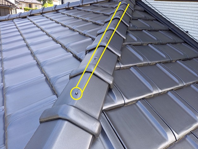 一階屋根 冠棟瓦の釘浮き