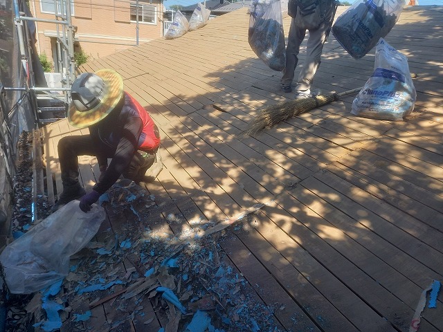 下地をキレイに清掃