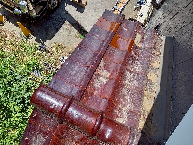 下屋根部の瓦差し替え補修完了状況