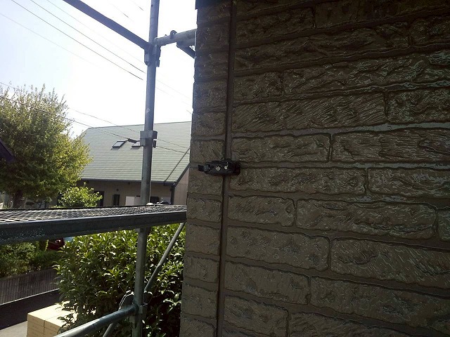 雨樋交換工事の竪樋の取り外し状況