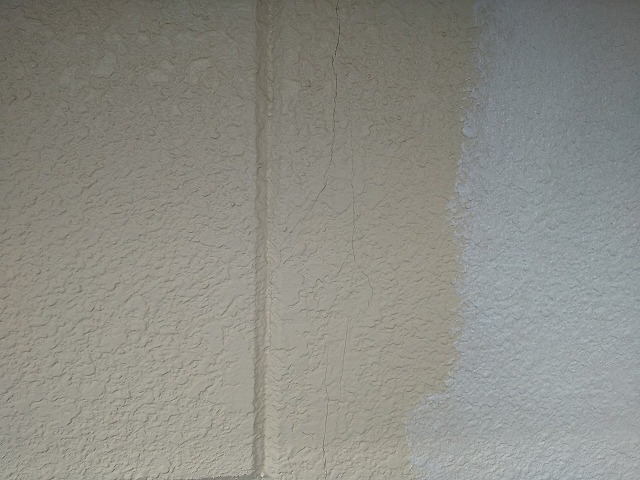 ヘアークラックが発生しているALC外壁