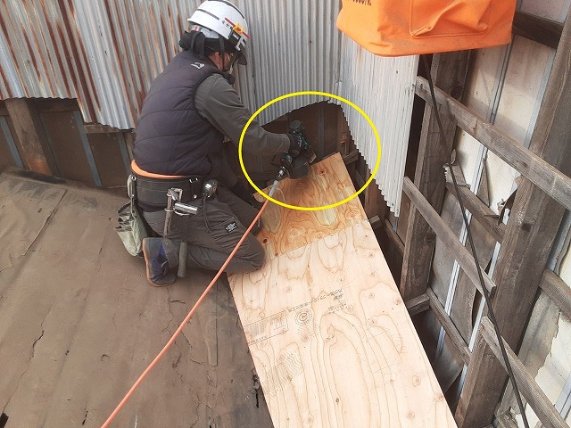 下地作り　葺き替え工事