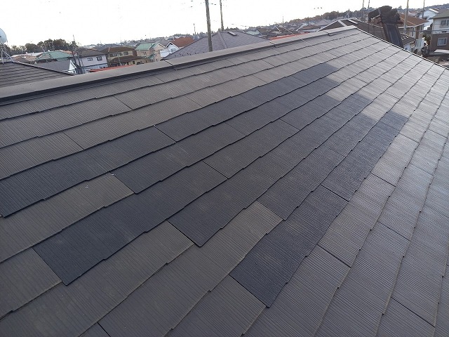 トップライトの撤去による雨漏り修理でトップライトを撤去後のスレート屋根施工