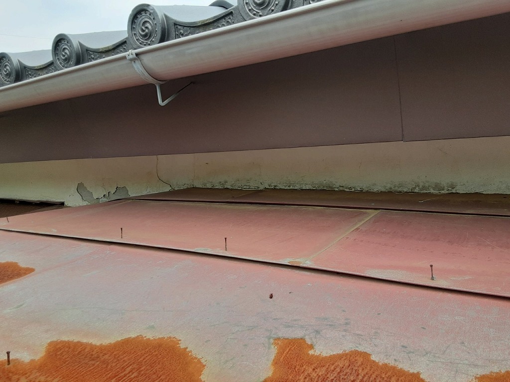 金属屋根の釘浮き