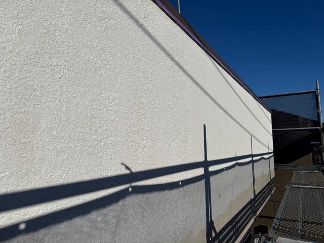 ALC外壁塗装リフォームのプレミアムフィラーによる下塗りが完了