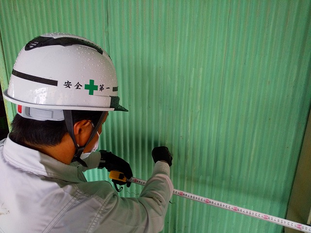 板金外壁の測り出し